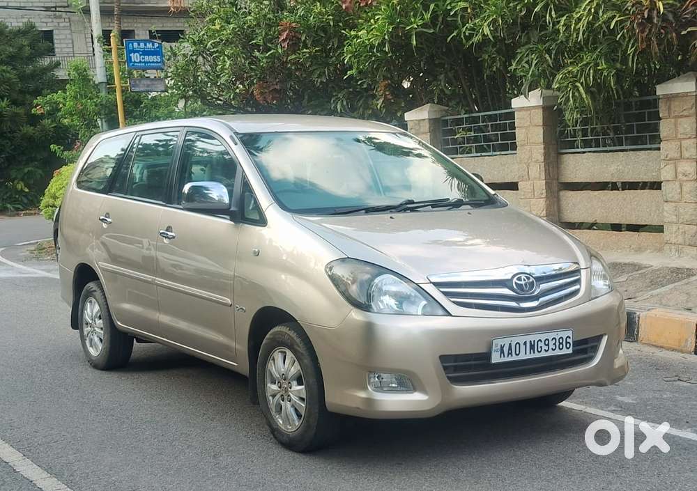 Toyota Innova 2.5 V 8 Str, 2010, Diesel