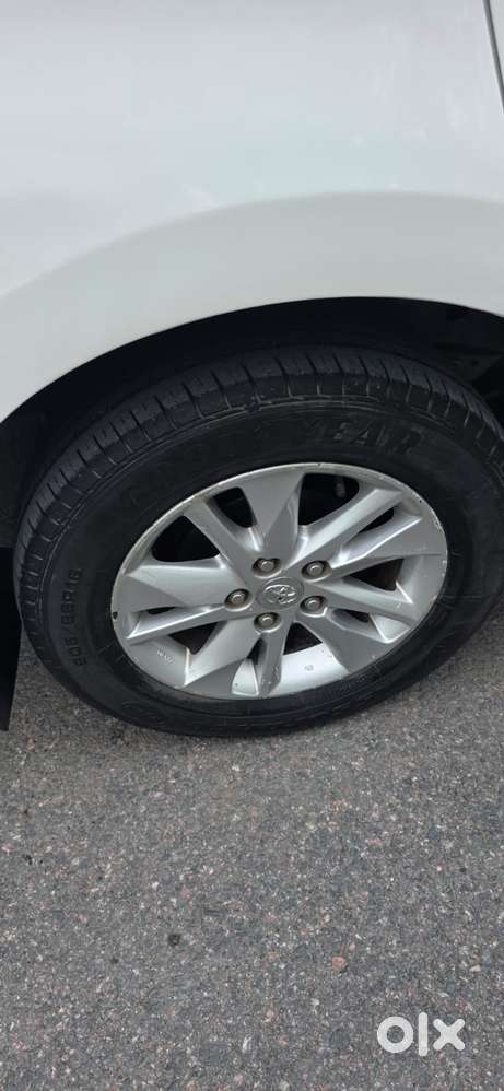 Toyota Innova Crysta 2.4 G Mt 8s, 2017, Diesel