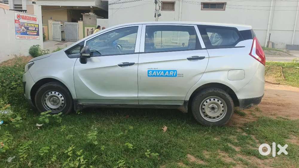 Mahindra Marazzo 2023 M2 8 Str