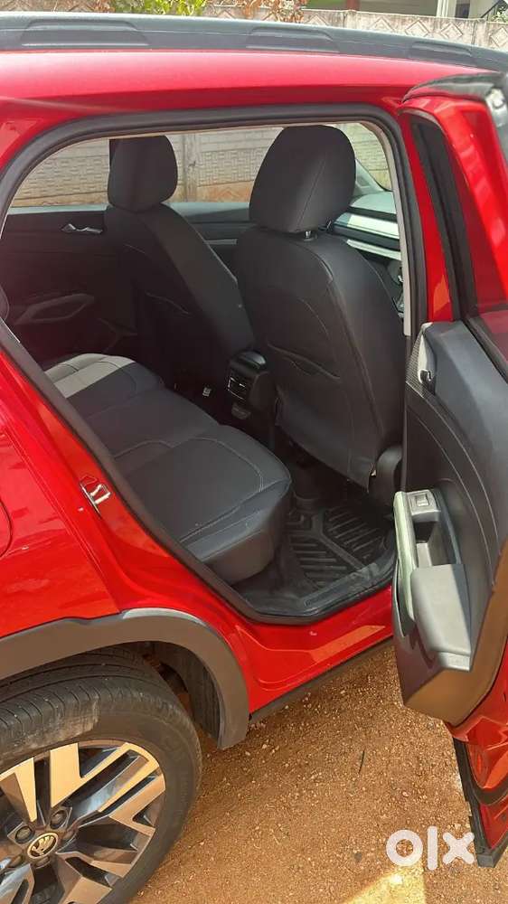 Skoda Kylaq 2025 Petrol 6100 Km Driven Showroom Condition