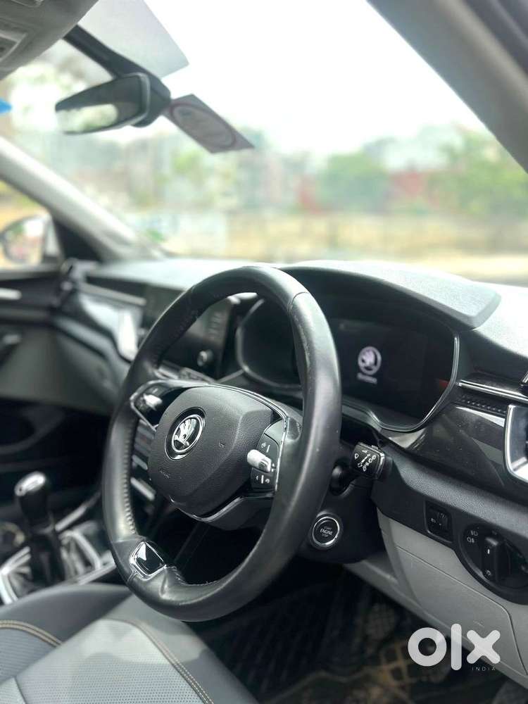 Skoda Kushaq 1.0 Tsi Style, 2023, Petrol
