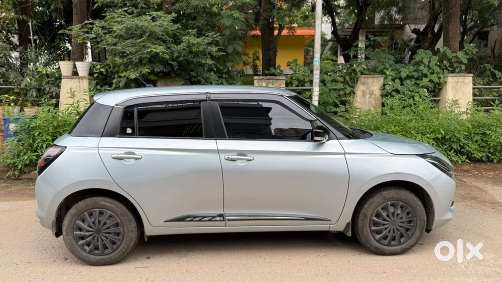Maruti Suzuki Swift Vxi 2025