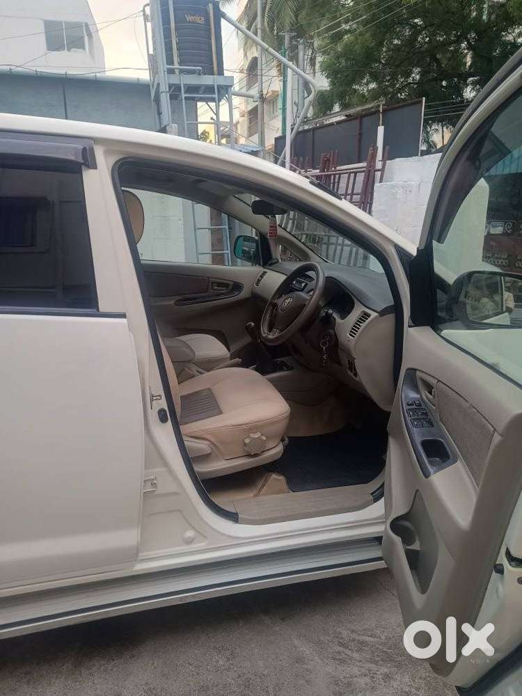 Toyota Innova 2.5 G (diesel) 7 Seater Bs Iv, 2010, Diesel