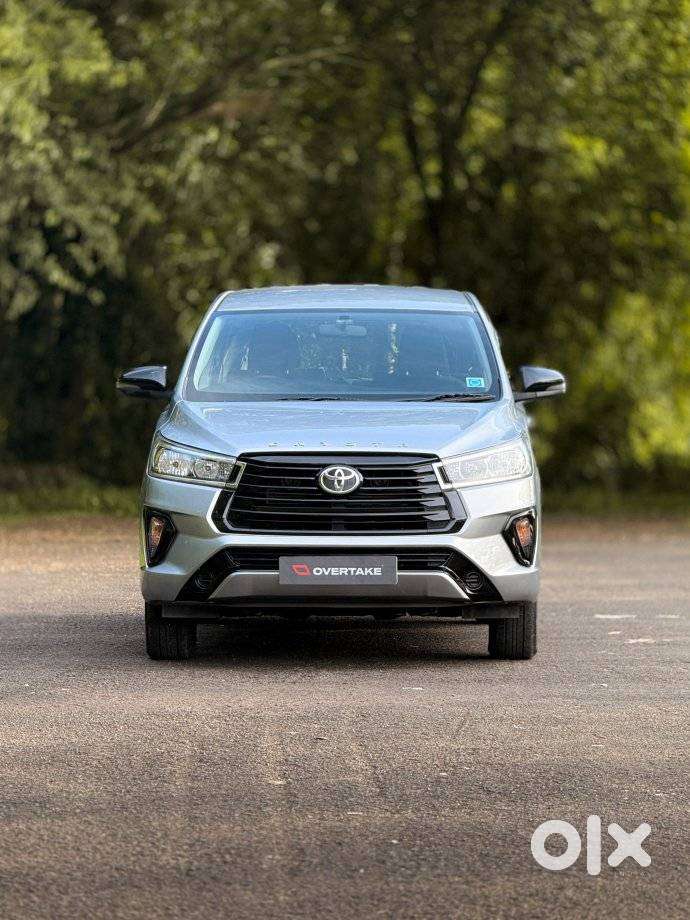 Toyota Innova Crysta 2.4 G Mt, 2022, Diesel