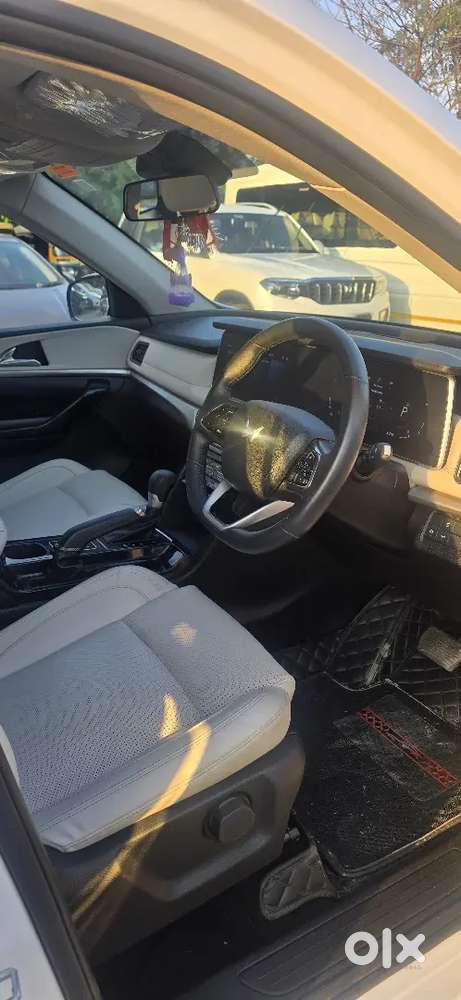2024 Mahindra Xuv700 Ax7 Diesel Automatic 7seater 38000 Km Driven