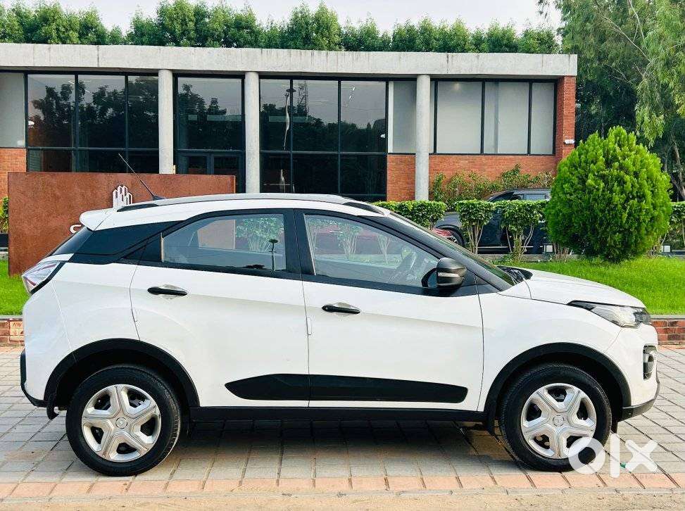 Tata Nexon 1.5 Revotorq Xma Amt (s), 2022, Petrol