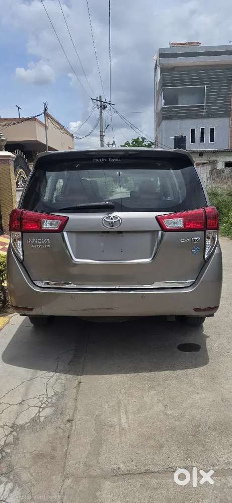 Toyota Innova Crysta 2018 Diesel 275000 Km Driven.