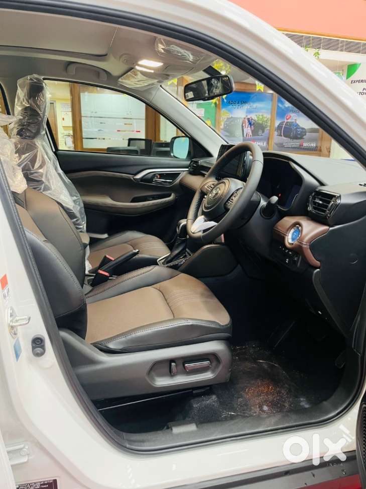 Toyota Urban Cruiser Hyryder 1.5 V Hybrid, 2025, Petrol