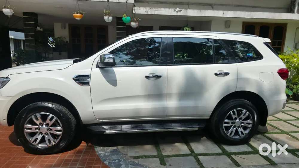 Hr 26 Ford Endeavour 2017 Titanium 3.2 Full Showroom Record