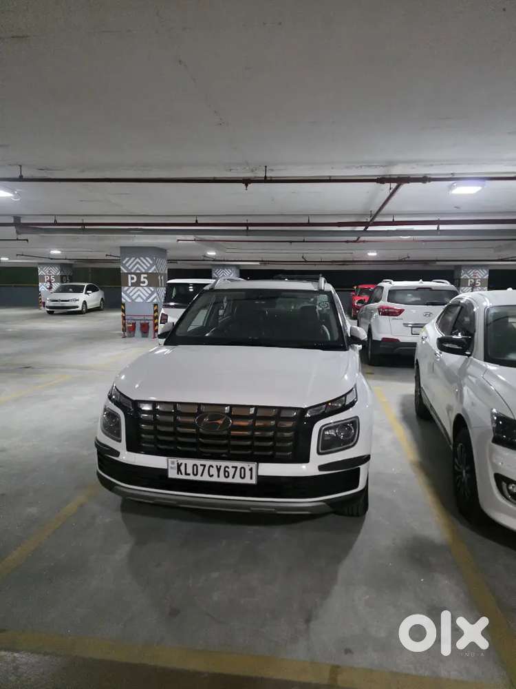 Hyundai Venue 2022 Diesel Well Maintained