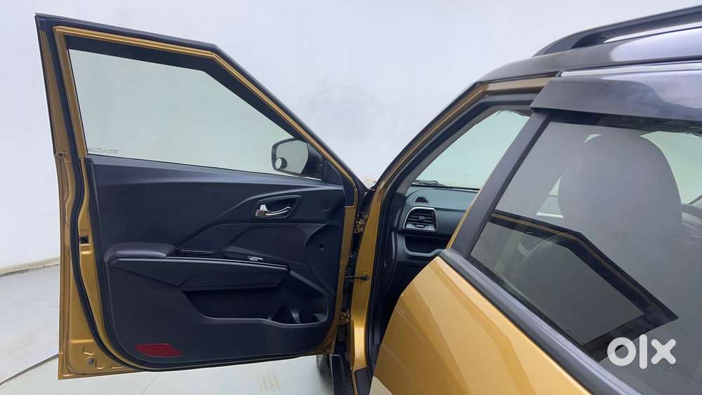 Mahindra Xuv300 W8 Amt Optional Diesel, 2023, Petrol