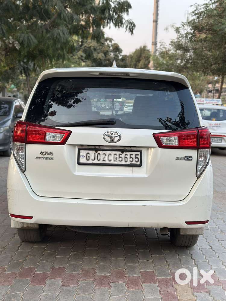 Toyota Innova Crysta 2.8 Zx At 7 Seater, 2016, Diesel