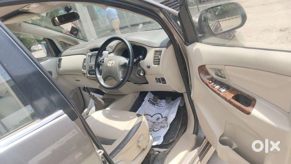 Toyota Innova 2.5 Vx (diesel) 8 Seater, 2012, Diesel
