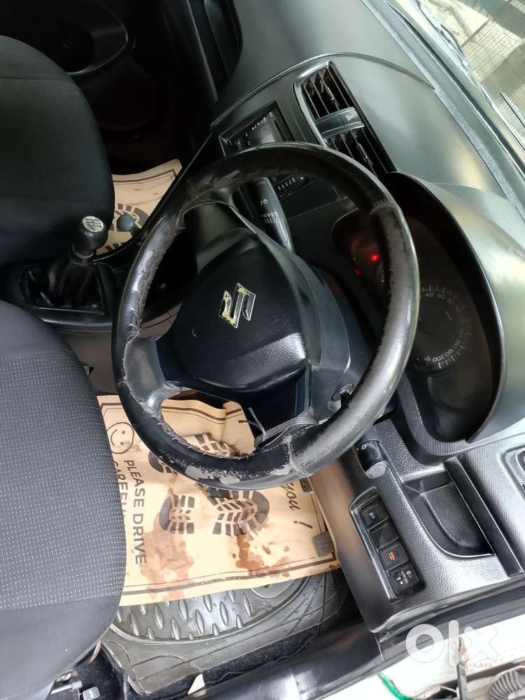 Maruti Suzuki Swift Lxi Bsiv, 2012, Petrol