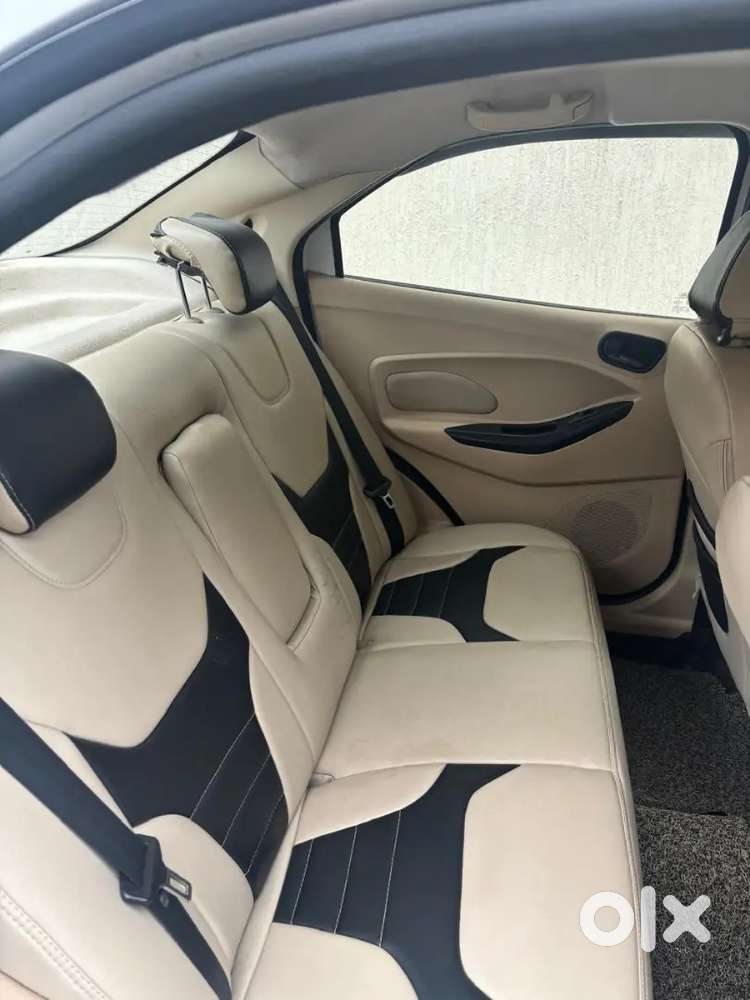 Ford Aspire Titatinium Blu 2017