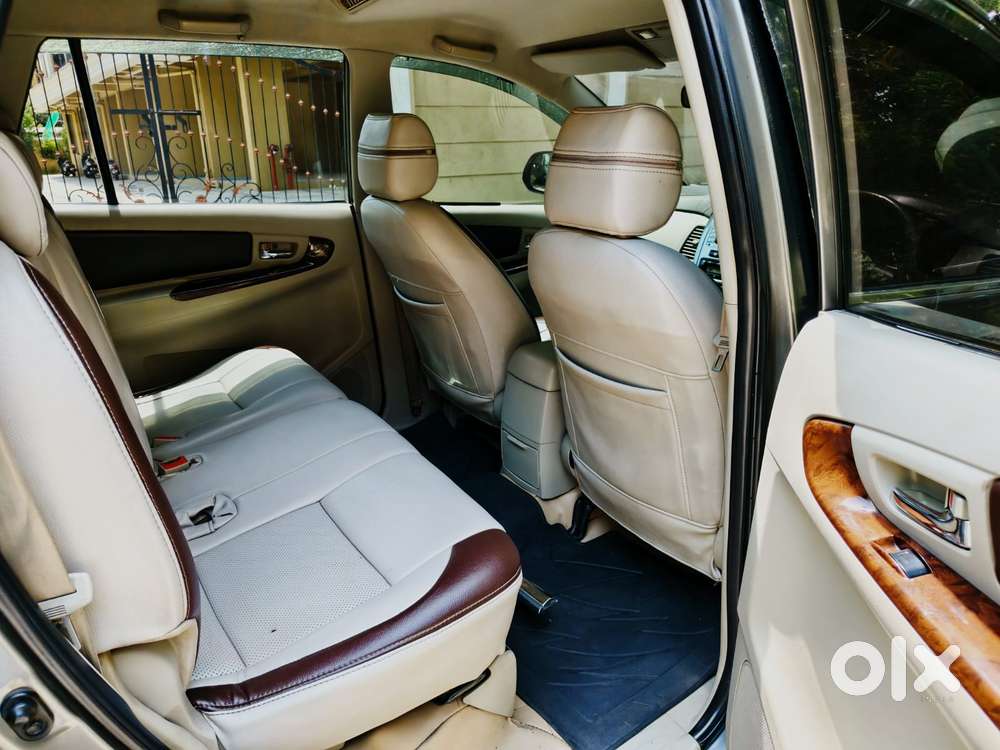 Toyota Innova 2.5 Vx 8 Seater Bs Iv, 2014, Diesel