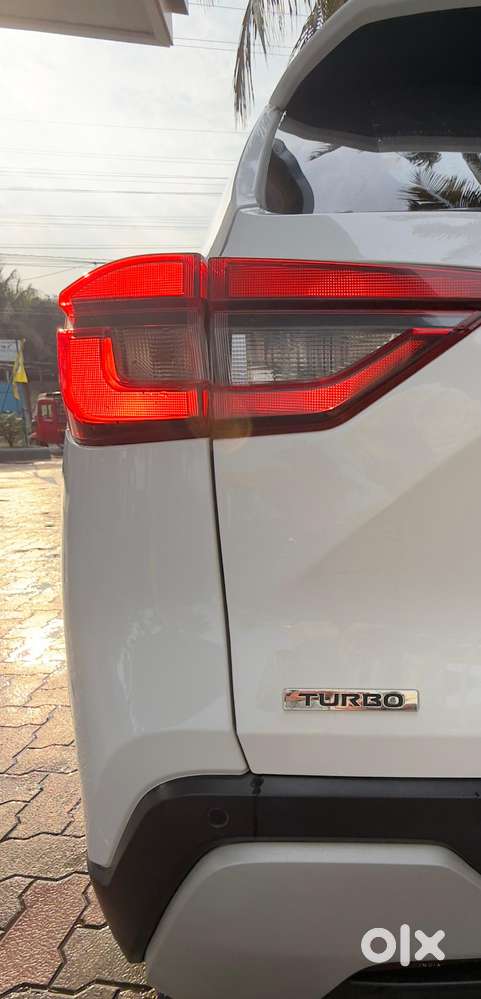 Nissan Magnite 1.0 Xv Premium Turbo (o), 2022