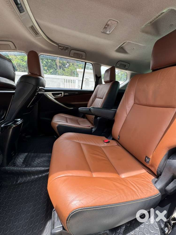 Toyota Innova Crysta  2017 ( Z ) Automatic Orginal Kerala