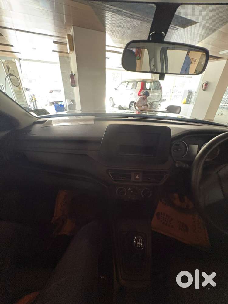 Maruti Suzuki Brezza Lxi Cng  Brand New  Arena Dealer