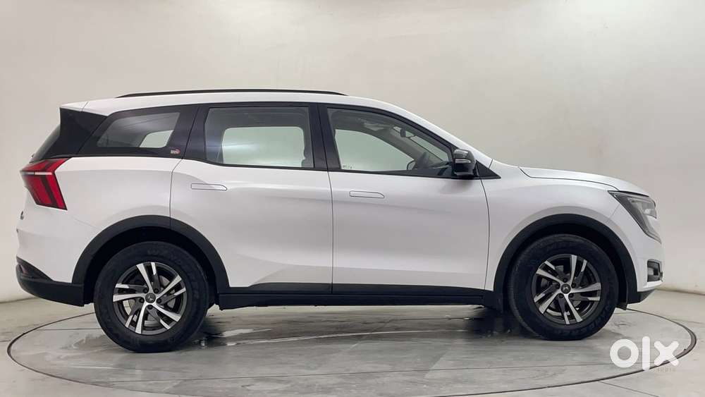 Mahindra Xuv700 2.0 Ax 5 Petrol At Str, 2022, Petrol