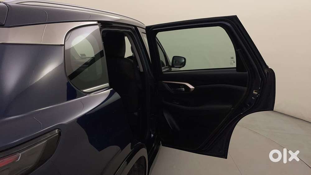 Maruti Suzuki Grand Vitara 1.5 Alpha Plus Intelligent Hybrid Ecvt, 2..