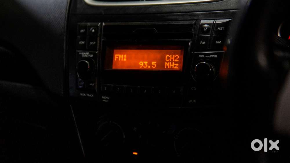 Maruti Suzuki Swift Vxi Optional, 2016, Petrol