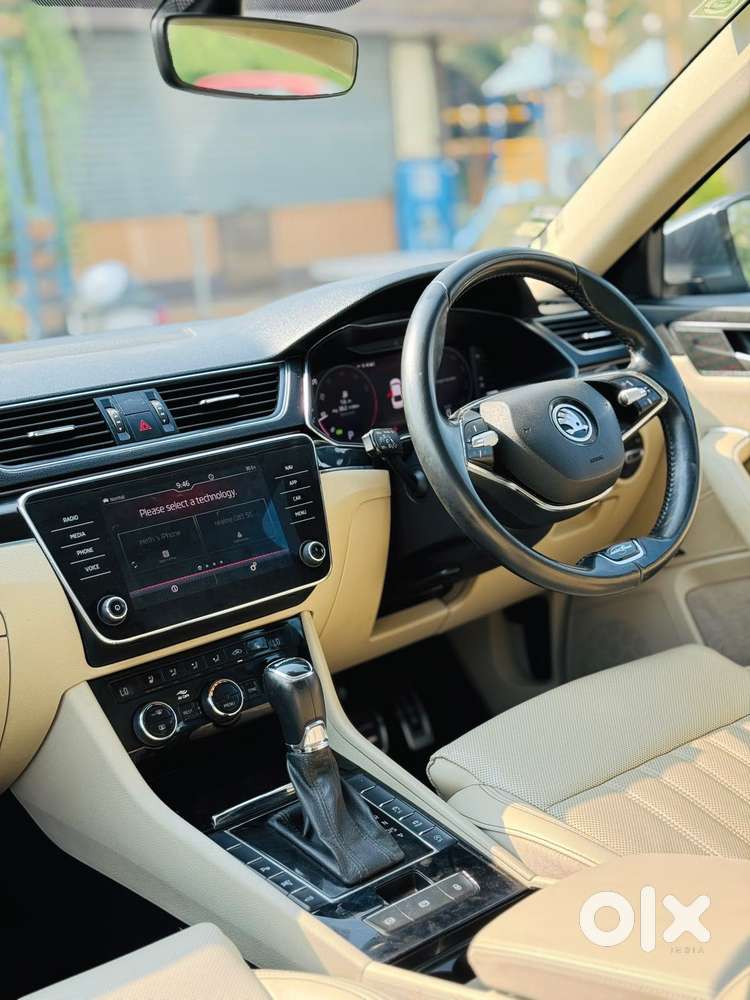 Skoda Superb 2.0 L&k Tsi At, 2023, Petrol