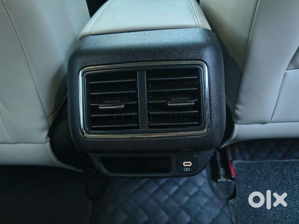Mahindra Xuv700 2.2 Ax 7 Diesel At Str, 2024, Diesel