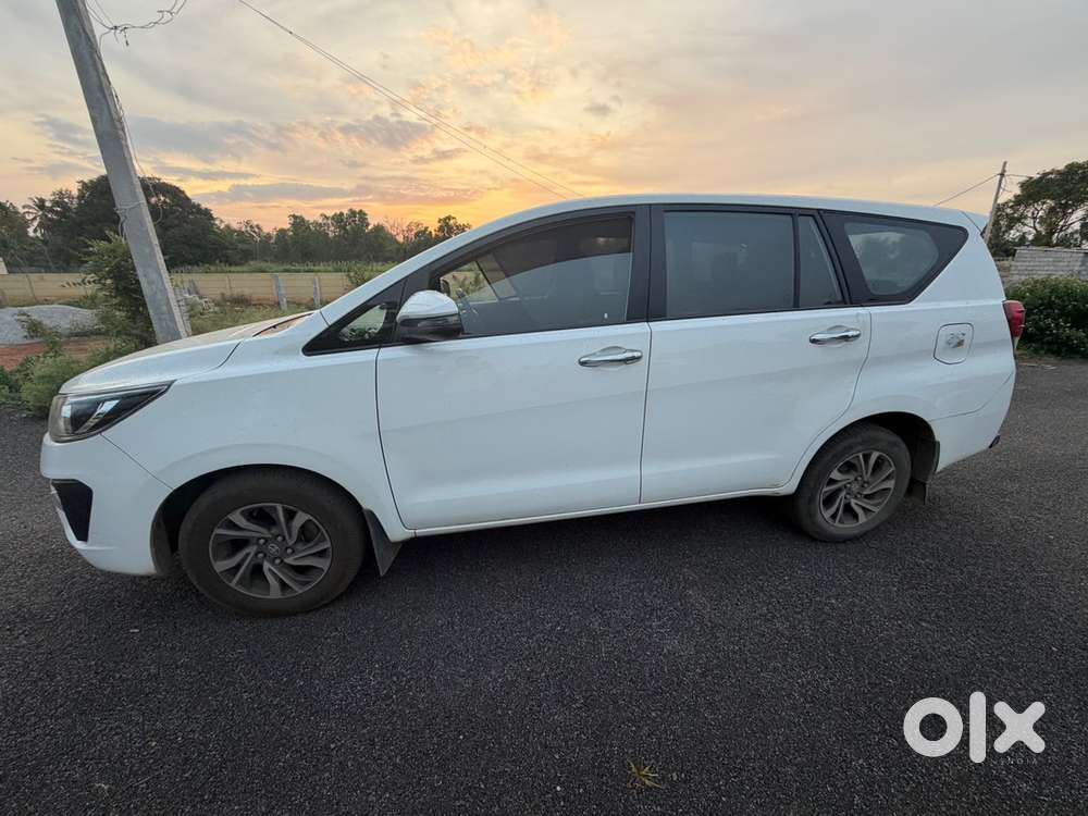 Toyota Innova 2022 Diesel 90000 Km Driven