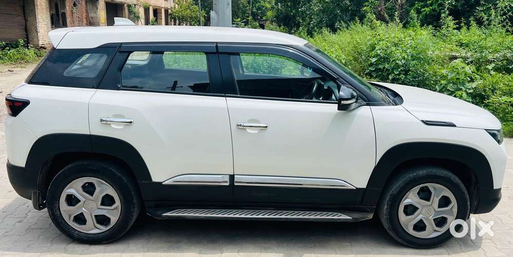 Maruti Suzuki Brezza 1.5 Vxi Smart Hybrid, 2023, Petrol