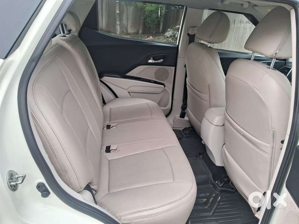 Mahindra Xuv300 W8, 2022, Petrol