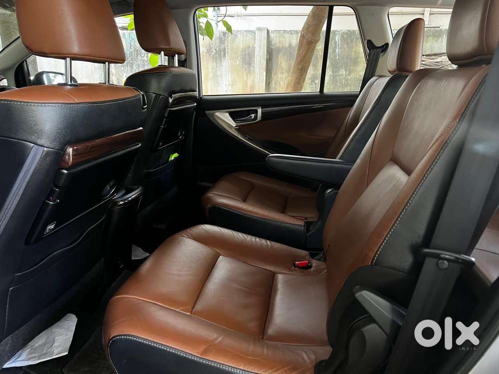 Toyota Innova Crysta 2.8z Automatic, 2016, Diesel