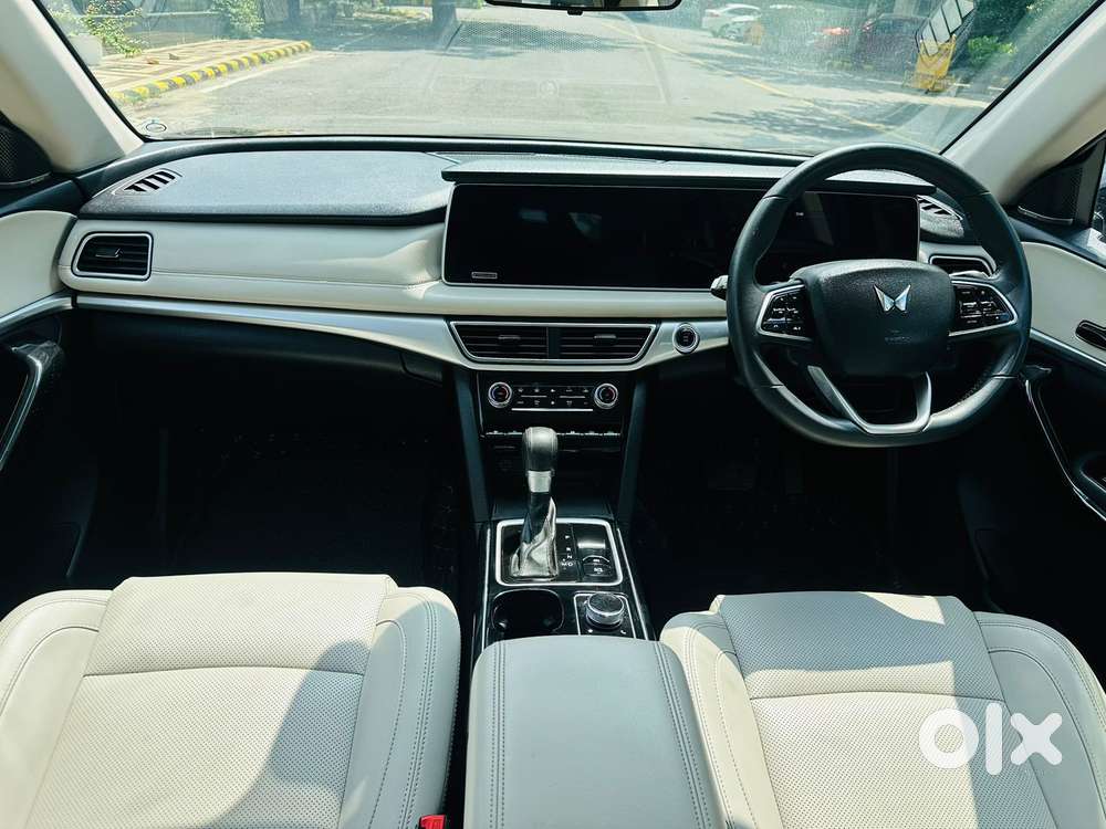 Mahindra Xuv700 2.2 Ax 7 Diesel At Str Awd, 2023, Diesel