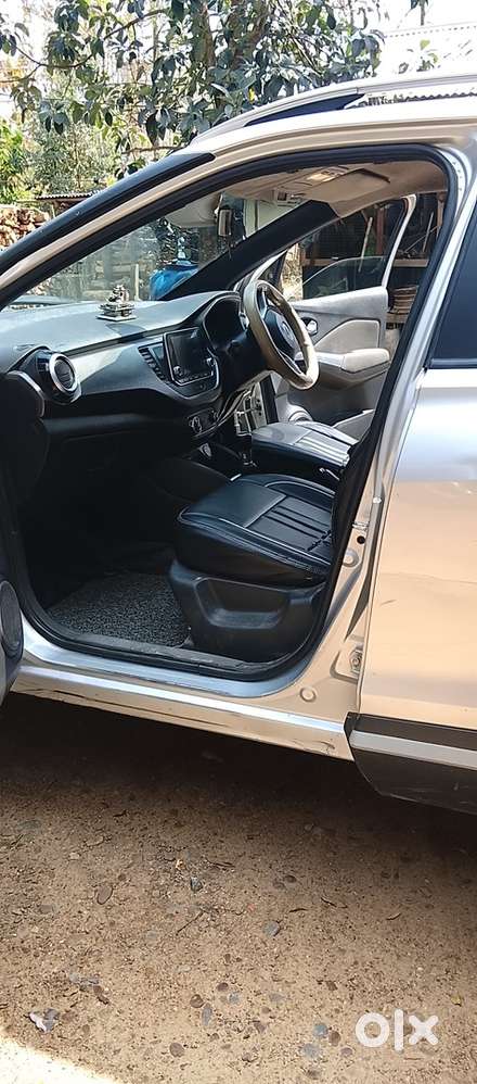 Nissan Kicks Petrol 2020 Variant