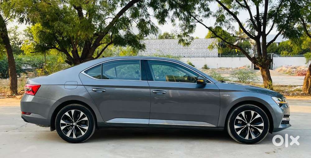 Skoda Superb 2.0 L&k Tsi At, 2023, Petrol