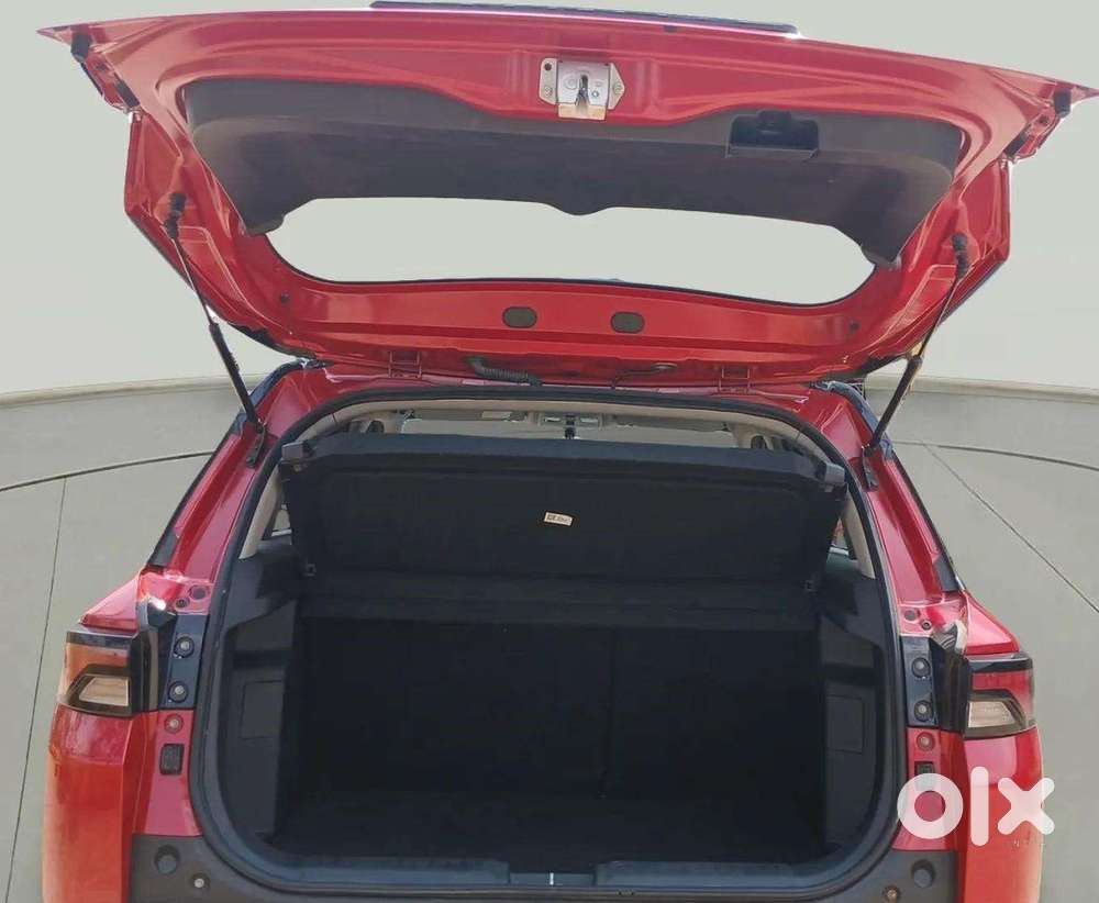Maruti Suzuki Brezza 1.5 Zxi Smart Hybrid, 2023, Petrol