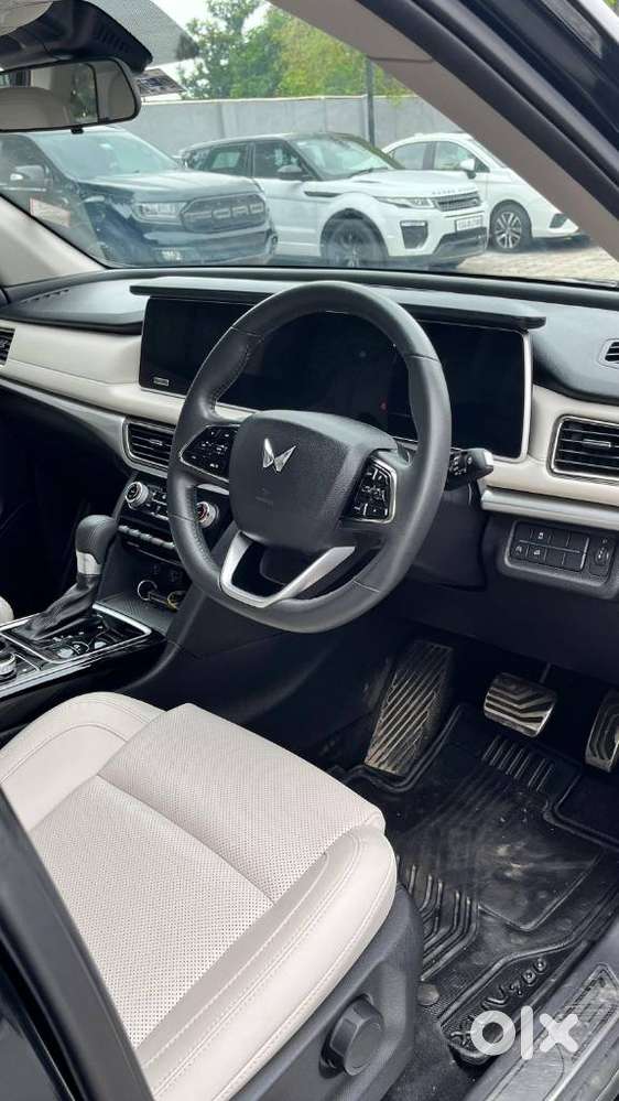 Mahindra Xuv700 2.0 Ax 7 Petrol At Luxury Pack Str, 2024, Petrol