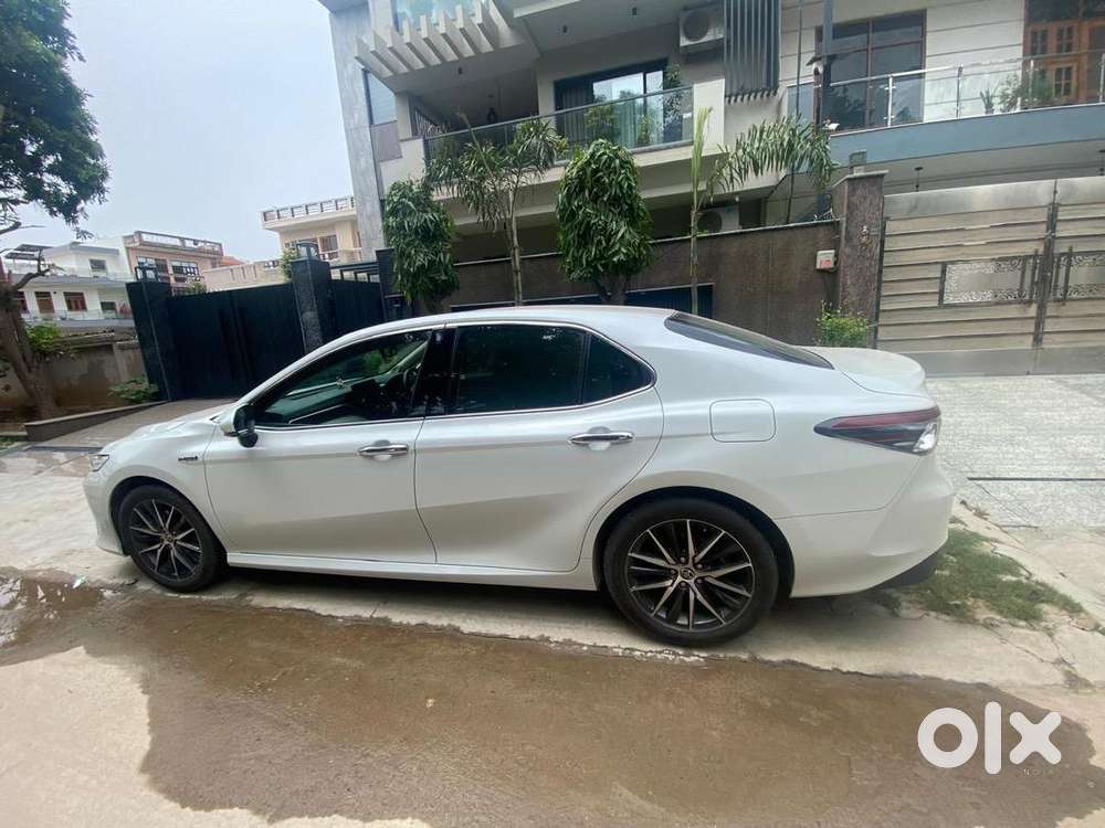 Toyota Camry 2024 Petrol 40000 Km Driven