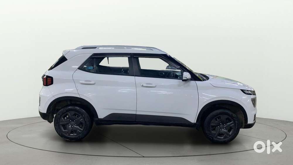 Hyundai Venue 1.2 S (o), 2023, Petrol