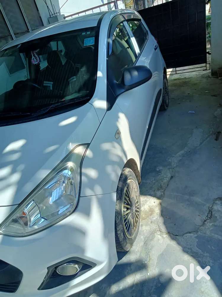 Hyundai Grand I10 2015 Car