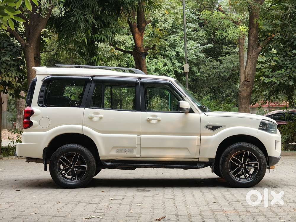 Mahindra Scorpio Classic Diesel Manual 2021
