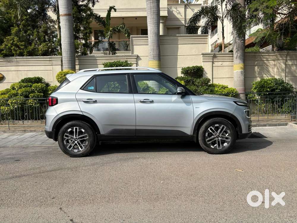 Hyundai Venue 1.0 Sx (o) Turbo Dct, 2023, Petrol