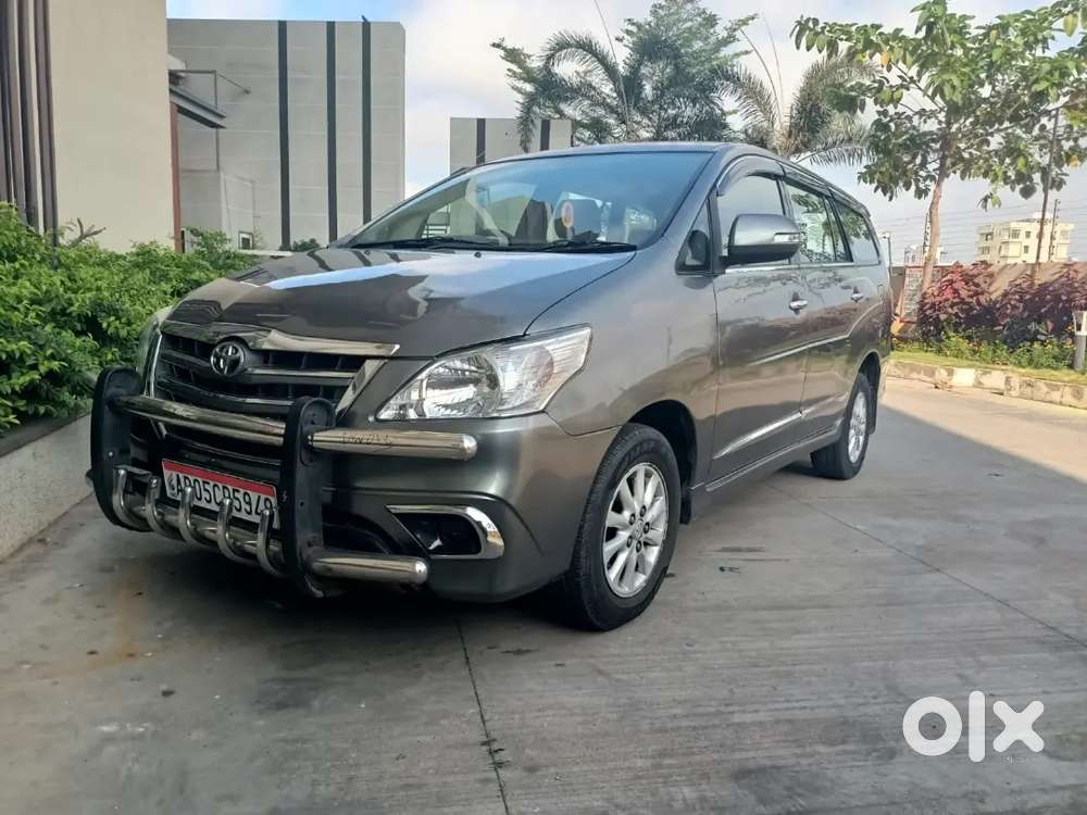 Toyota Innova 2012