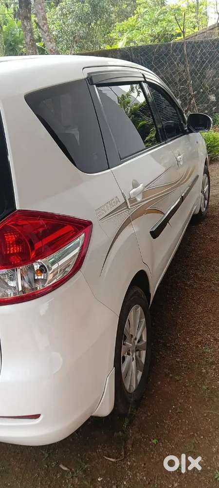 Maruti Suzuki Ertiga 2013 Diesel 176000 Km Driven