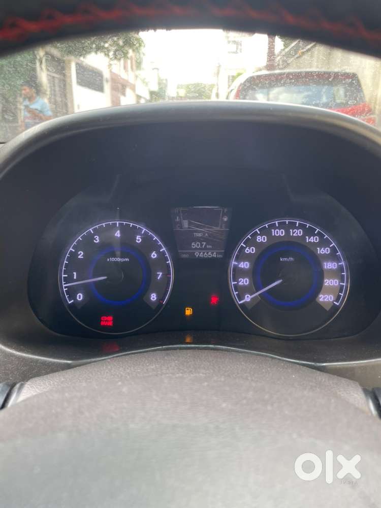 Hyundai Fluidic Verna 2013