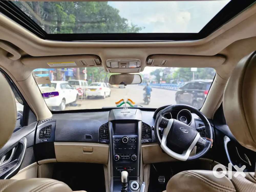 Mahindra Xuv500 W10