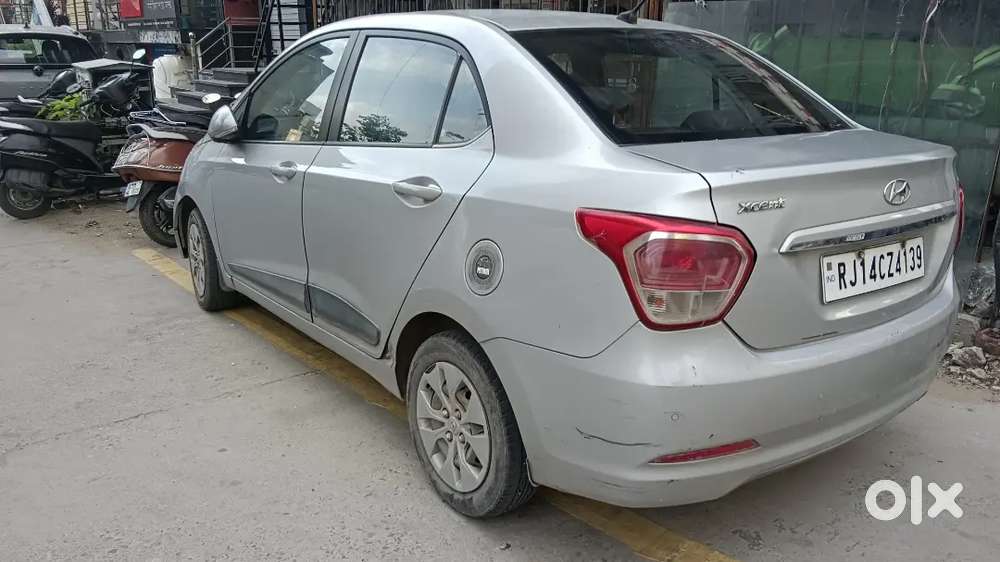 Hyundai Xcent 2015 Petrol 130000 Km Driven