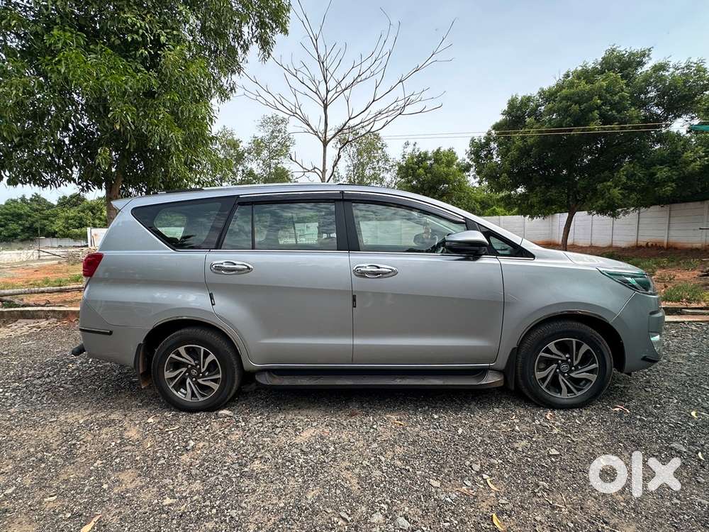 Toyota Innova Crysta 2024