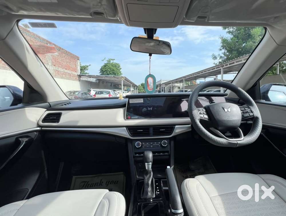 Mahindra Xuv700 2.2 Ax 5 Diesel At Str, 2024, Diesel