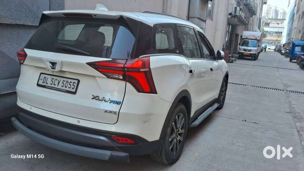 Mahindra Xuv 7oo Ax7 Luxuary Petrol At White 7 Seater